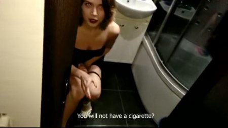 Пьяненькая сестра на вечеринке дала брату