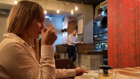 Вчера кончил в рот незнакомке в туалете бара