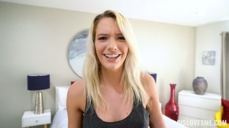 Молодая девка часто ебется с отчимом