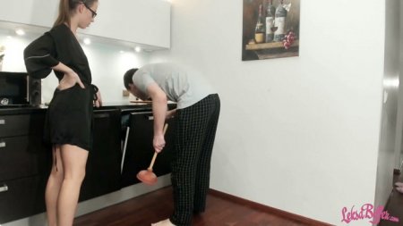 Сегодня с женой играли в измену с сантехником